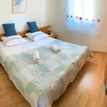 Roko House Apartman *