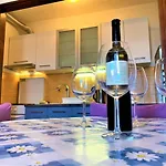 Roko House Apartman *