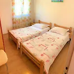 Roko House Apartman *