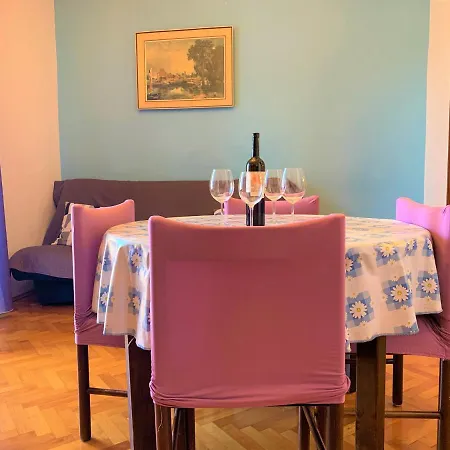 Apartment Roko House Primosten