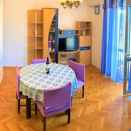 Roko House Apartment *