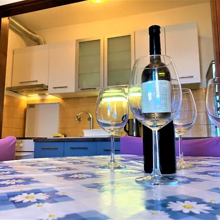 Roko House Apartment *