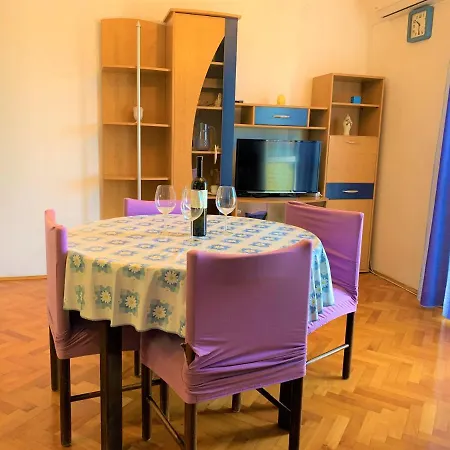 Roko House Apartment *