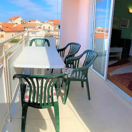 Apartment Roko House *