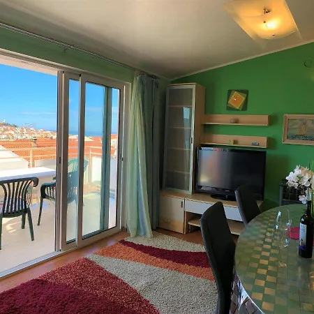 Roko House Apartment *